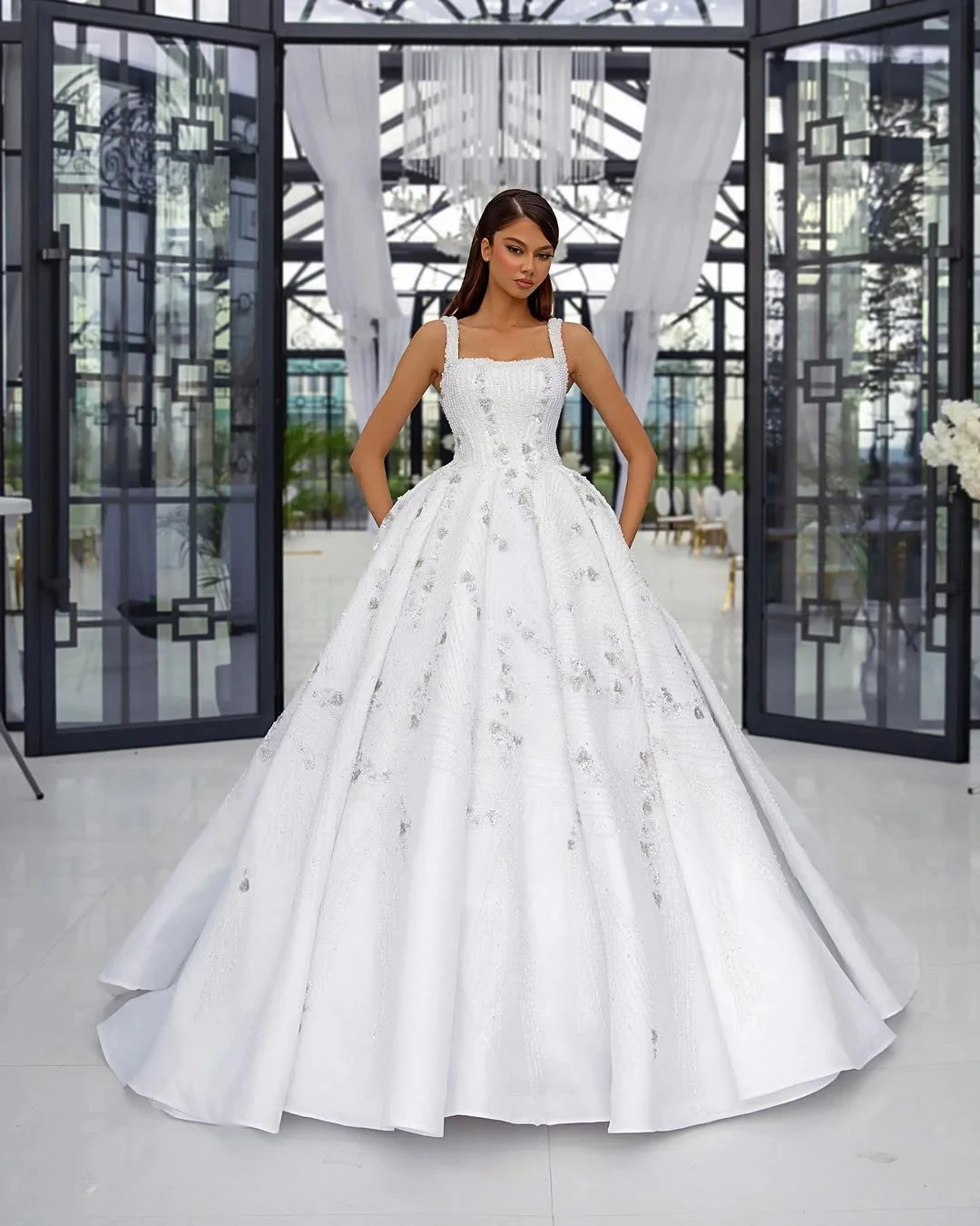 Elegant Wedding Dress For Women Square Neck Sleeveless Bridal Gown Sequins Pearls Beaded Sweep Train Dresses Custom Made vestido