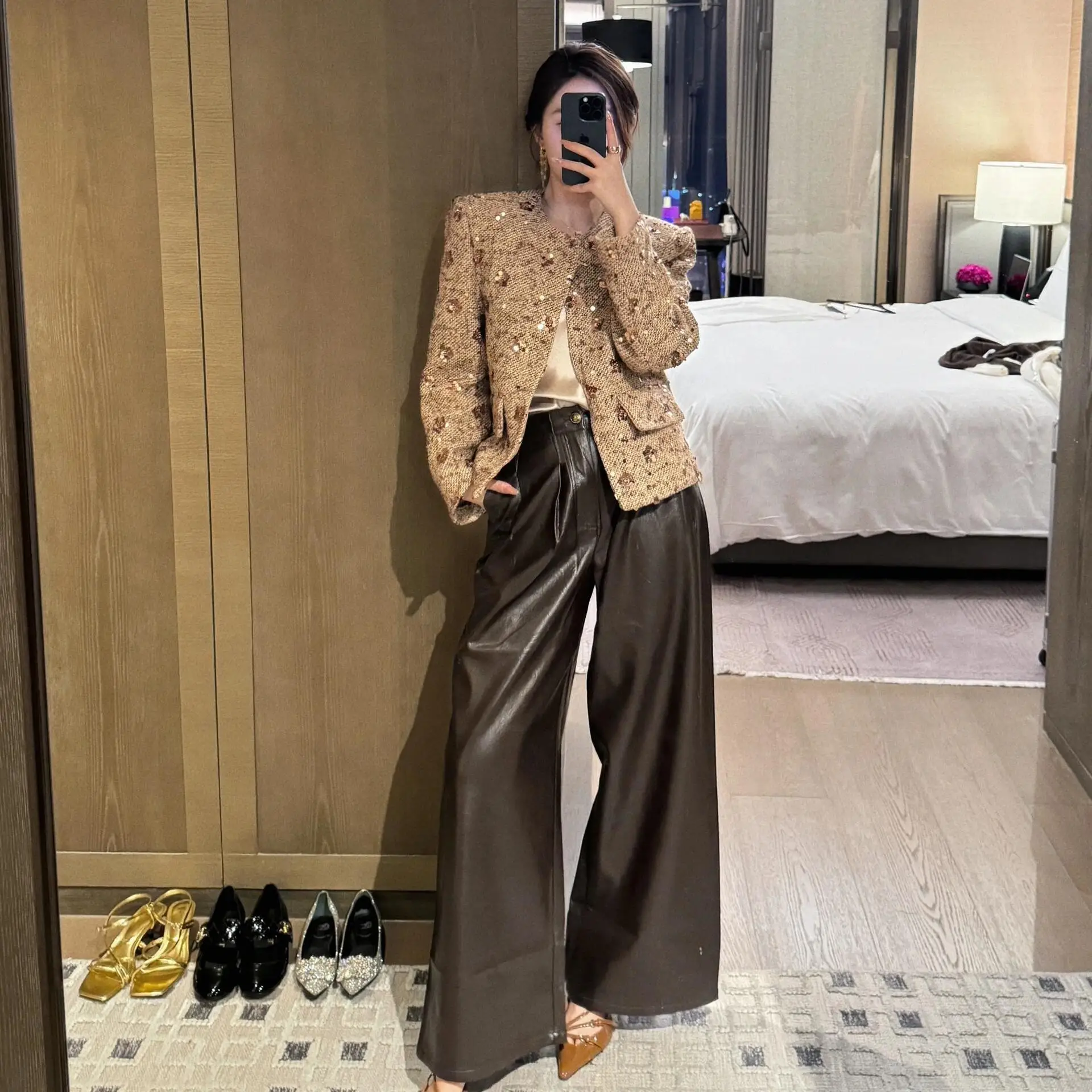 Gold Sequin Tweed Thickened Women's Jacket 2026 Spring New Style Luxury Feel Short Outerwear Shiny Plaque Coat for Ladies