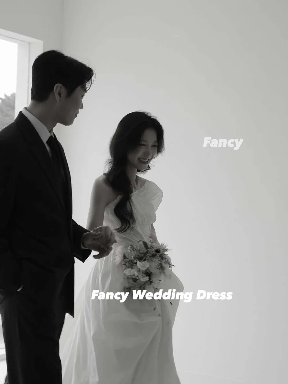 멋진 고품질 태피터 웨딩 드레스 주름 라인 댄스 파티 드레스 민소매 등이없는 맞춤형