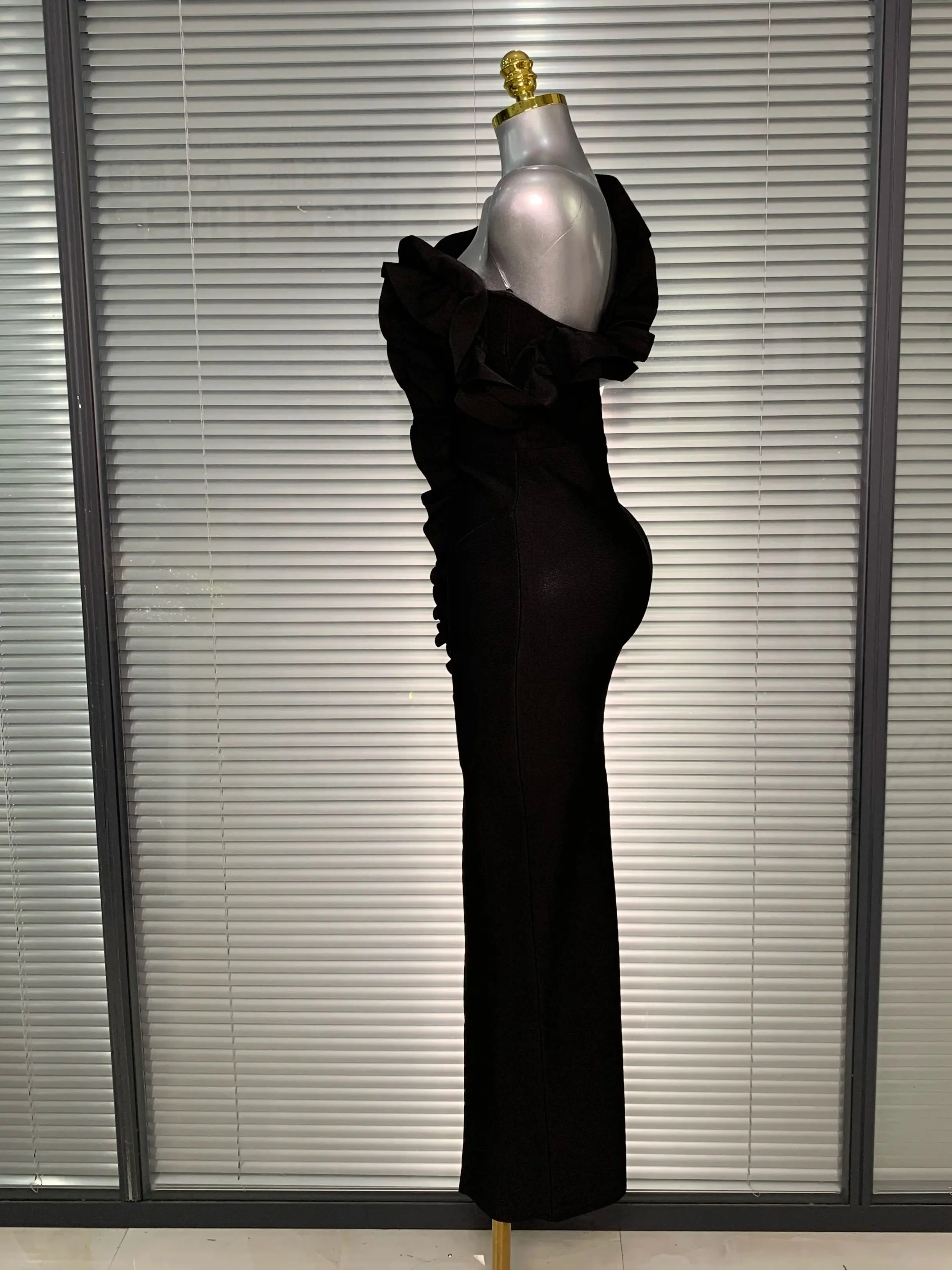 المرأة مثير أسود واحد الكتف الأزهار ميدي Bodycon ضمادة فستان شارع العليا أنيقة فستان حفلة المشاهير