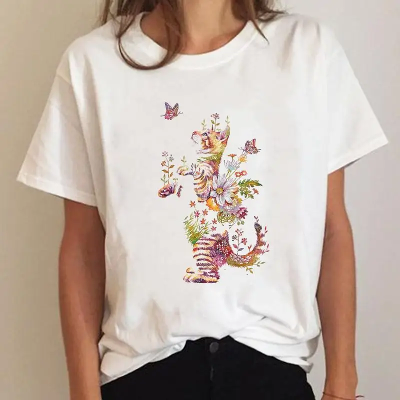 女性のための猫とトトロのプリントTシャツ,白いトップ,動物のプリント,夏服,かわいい,面白い,y2k,2022