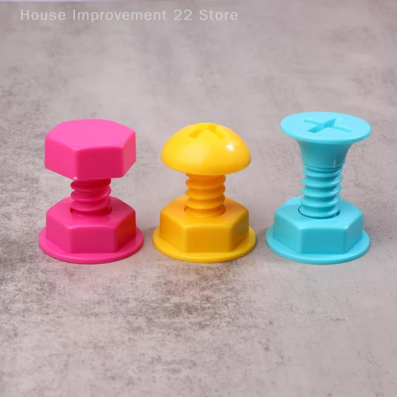 Ganchos coloridos de dibujos animados, un juego de 3 ganchos adhesivos sin agujeros para almacenamiento de bolsas, ganchos de pared, accesorios bonitos y prácticos para el hogar