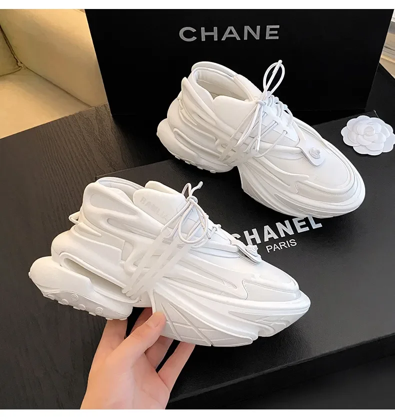 Luxury Brand Fashion New Breathable Women\'s Luxury Mesh Designer Running Sneakers Casual Bullet Spaceship Chunky Shoes for Men