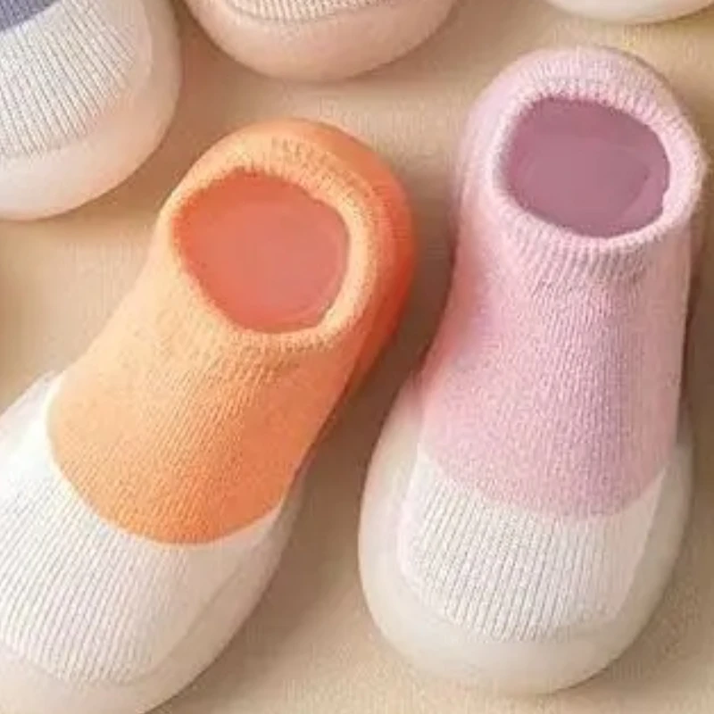 نمط جديد للرضع والأطفال، جوارب أرضية بسيطة قابلة للتنفس وعصرية، أحذية للأطفال الصغار، جوارب ناعمة