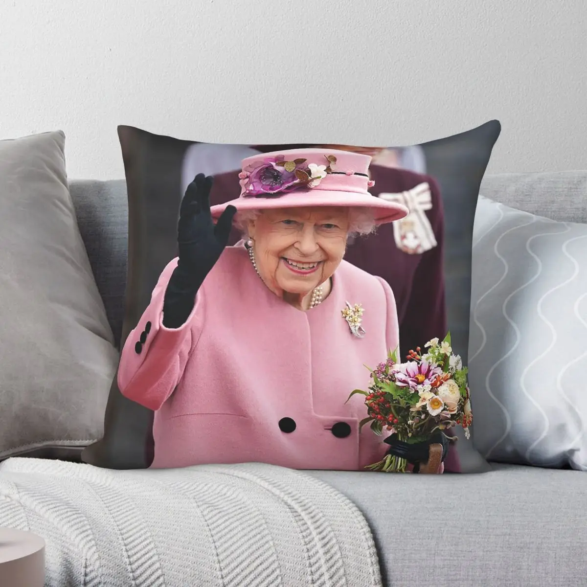 Queen Elizabeth II Pillowcase Polyester Linen Velvet Pattern Zip Decorative Pillow Case Room Cushion Case 18