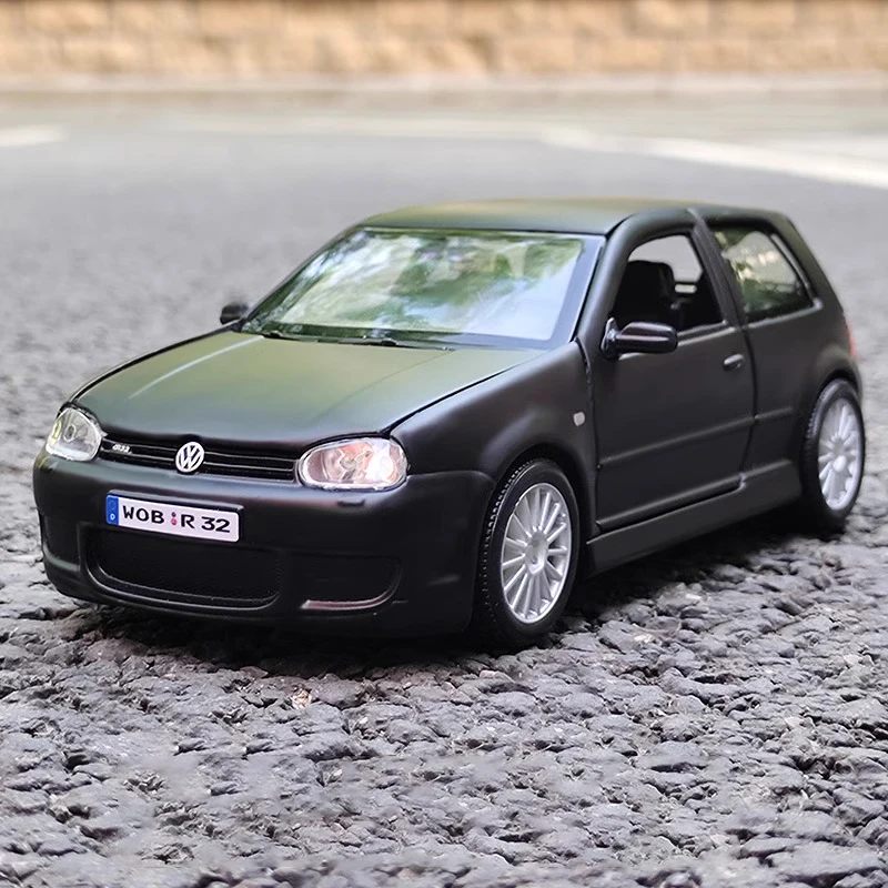 Автомобиль Maisto 1:24 Volkswagen VW Golf R32, Литые и игрушечные автомобили, модель автомобиля, миниатюрная модель автомобиля в масштабе, игрушка