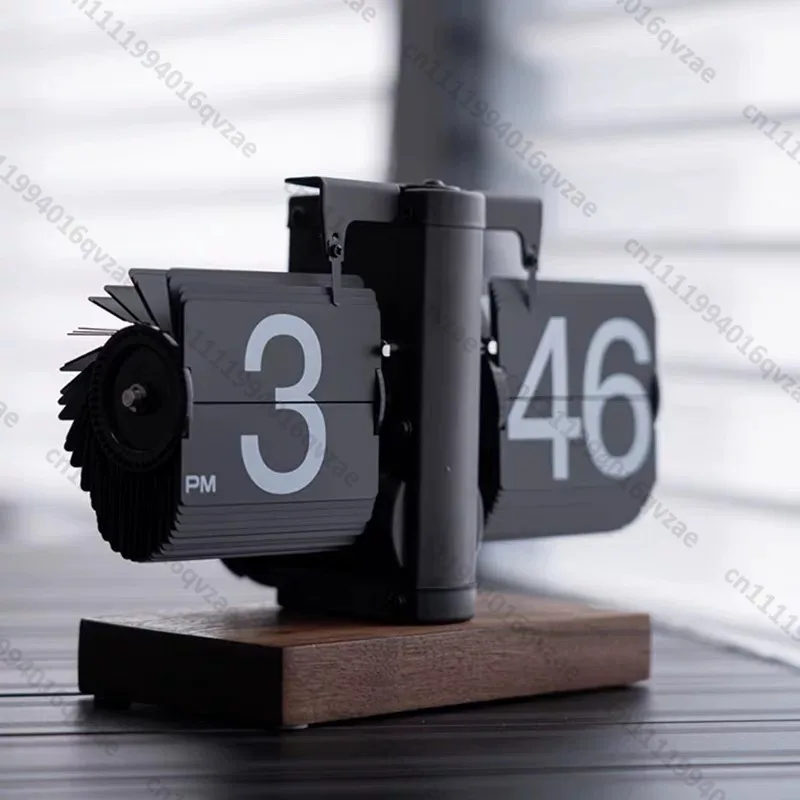 Creative Automatic Page Turning Clock Desktop Ornament Retro Mechanical Watch Pendulum Desktop Digital Clock