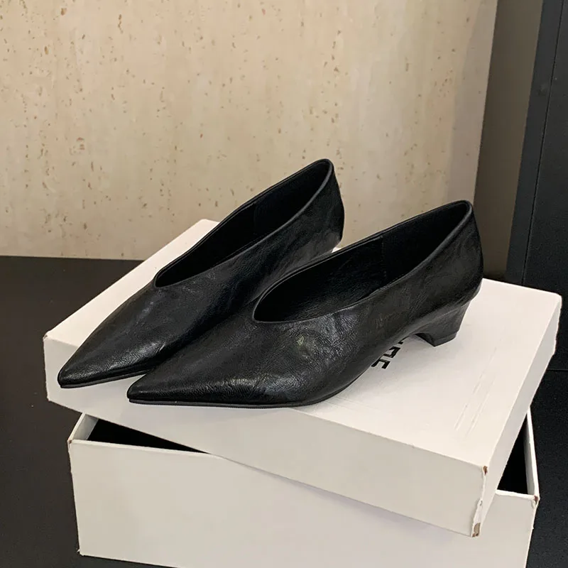 2025 New Fashion Shallow Ladies Décolleté con tacco basso Scarpe di lusso femminili con punta a punta Calzature Slip On Scarpe con tacco da donna