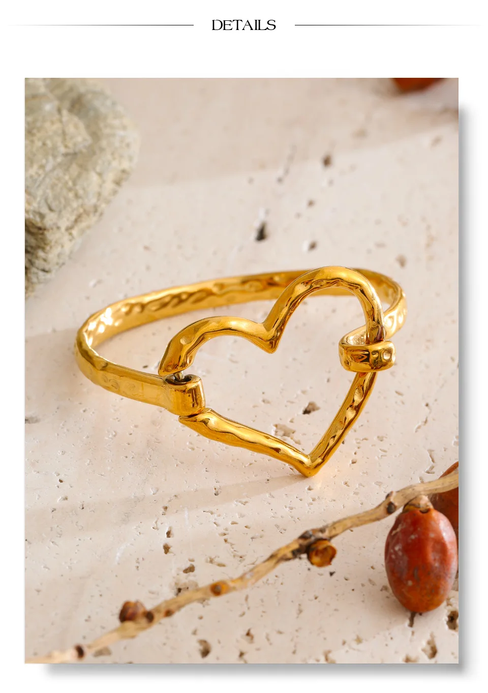 Yhpup 60 mm Edelstahl-Armband mit hohlem Herz und Liebesmotiv, hochwertige Textur, bezaubernder goldfarbener Schmuck, PVD-beschichtet – Detail 8