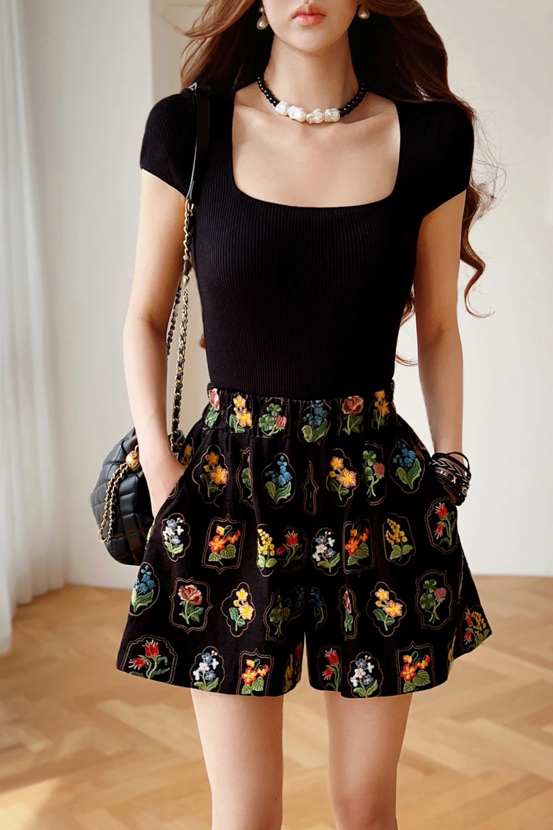 

Summer Embroidery Short Elastic Waist Wide-Leg Pants Women's Pants Separately Shirt Empire Trousers Y2K 2025 DABUWAWA DM2BSP006