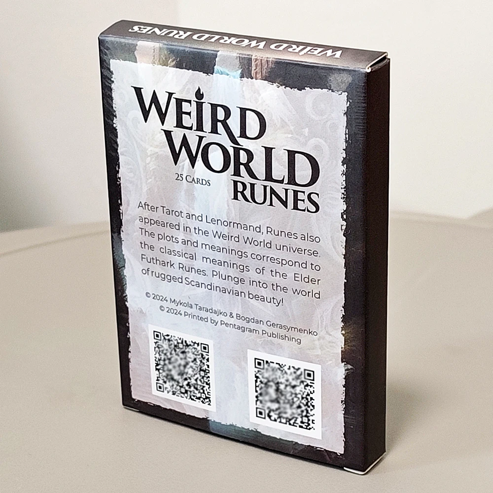 Baraja de Runas del Mundo Extraño 9*6cm - 25 Cartas del Elder Futhark para Adivinación Impresas en Cartulina de Doble Relieve de 350GSM