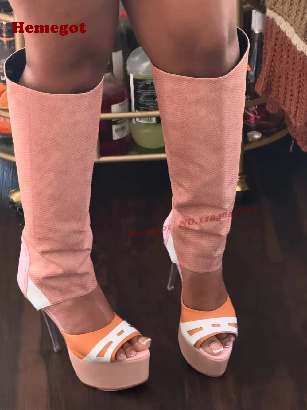 Сапоги до колена на платформе с открытым носком и вырезами на шпильке, женские сандалии на шпильке, новинка 2025, розовые пикантные туфли в стиле пэчворк
