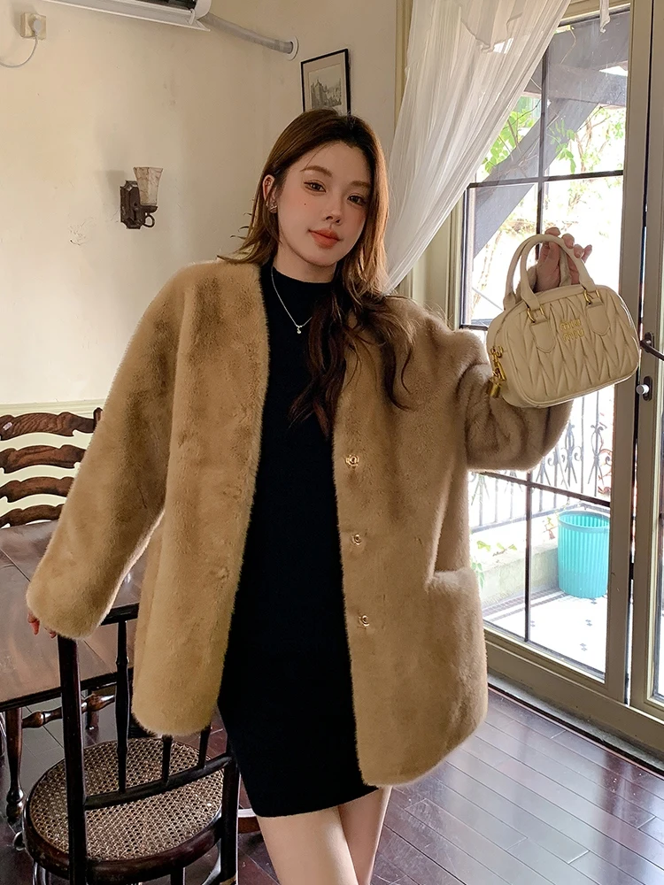 صديقة للبيئة المرأة معطف الفرو المخملية منتصف العمر Sle معطف المنك الاصطناعي طويل Sve V-Ne Thiened الشتاء ملابس خارجية