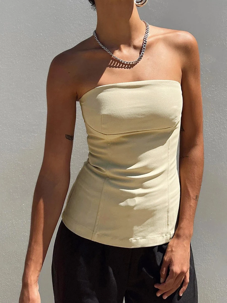 Elegante camicetta con spalle scoperte con maniche arricciate e dettaglio allacciatura sul davanti Camicia estiva chic da donna alla moda