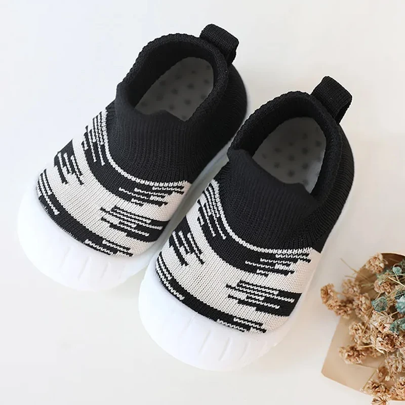 Lightweight and Soft Toddler Shoes Baby Early Education Shoes Knitted Breathable and Non Slip Outdoor Wearable Soft Soled Shoes