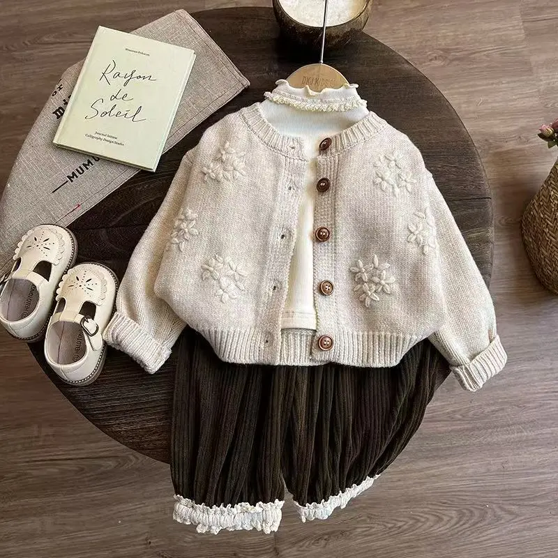 2025 Spring and Autumn Sweater Vest Jacket For Girls Floret Wool Knitted Buttons With Low Neckline Cute Suit For Girls 2-7Y