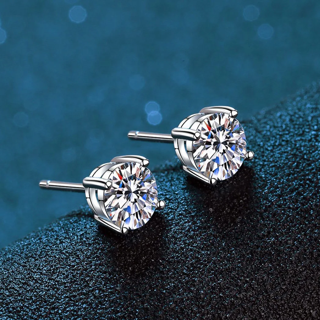 D color moissanite earrings, classic four-claw seiko, simple temperament, moissanite earrings, platinum PT950 Mark