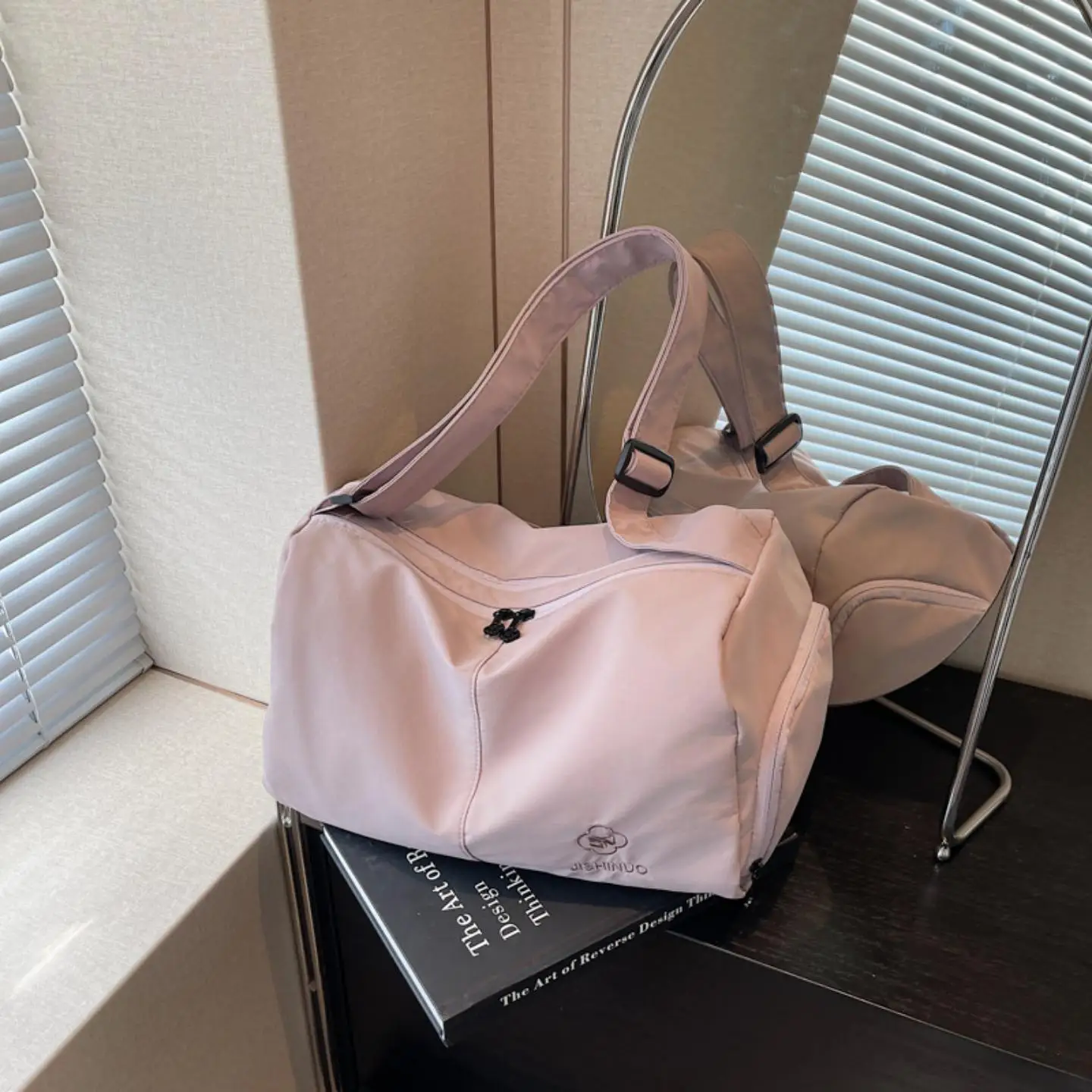 Lightweight Large Capacity Travel Bag Women's Sporty Separate Wet And Dry Maternity Bag Easy to Carry Macaron Colored Bag