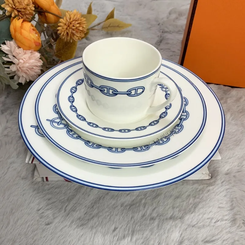 

European Style Bone China Tableware Set Four Piece Ceramic Coffee Cup And Saucer Creative Design For Dining