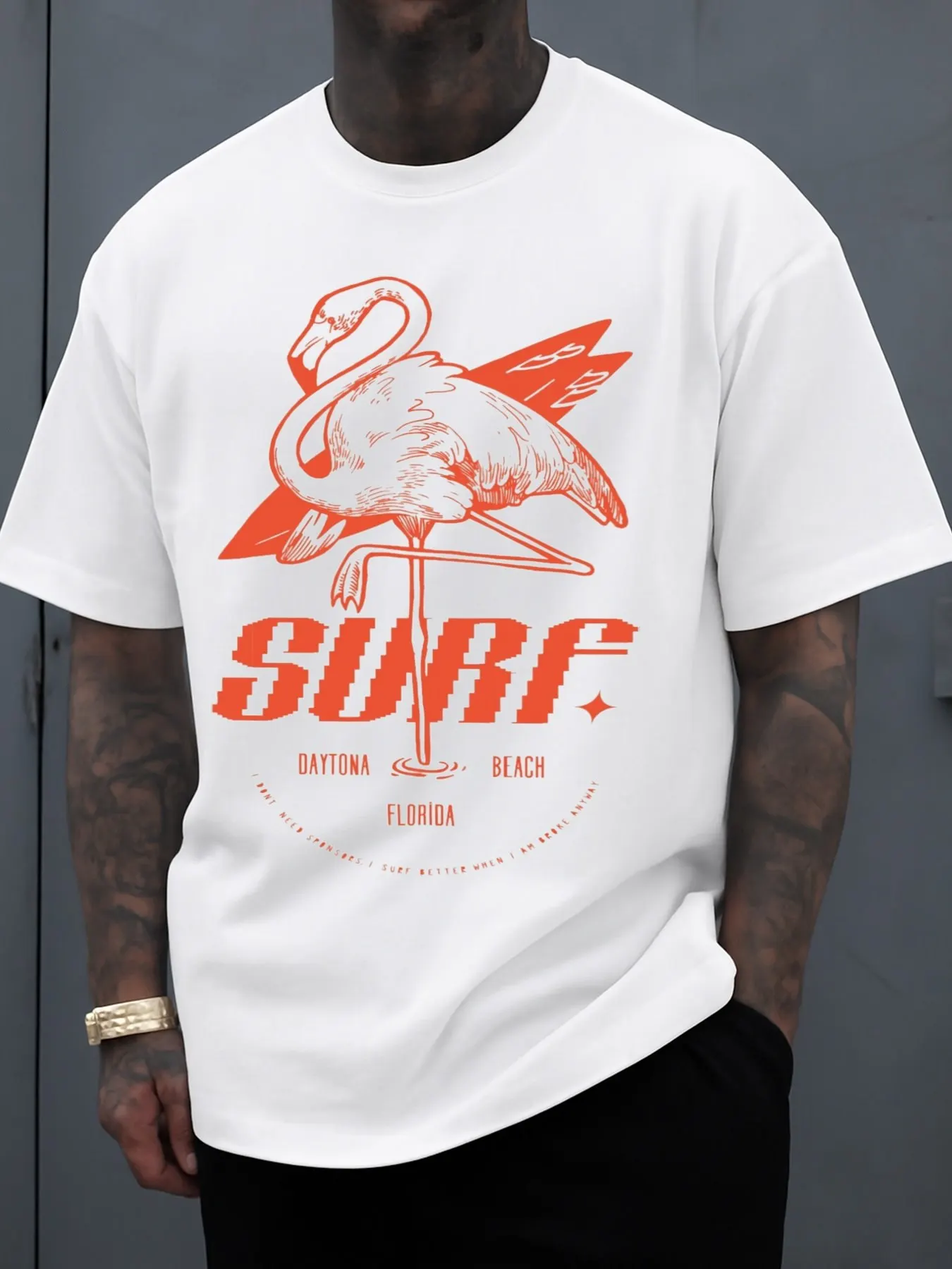 Men's Surfing Flamingo Daytona Beach T-Shirt - Short-Sleeved Crew Neck Casual Shirt with Surf and Flamingo Prints, Breathable Crew Neck Design Suitable for Hip-Hop Street Style, Music Festivals, All Seasons, Machine Washable Gift Clothing