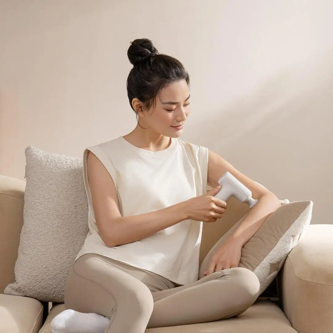 Xiaomi Mijia Fascia Gun 3 مسدس تدليك صغير محمول خارجي 12 كجم دفع استرخاء العضلات 40 ديسيبل ضوضاء 3 سرعات وضع شحن من النوع C