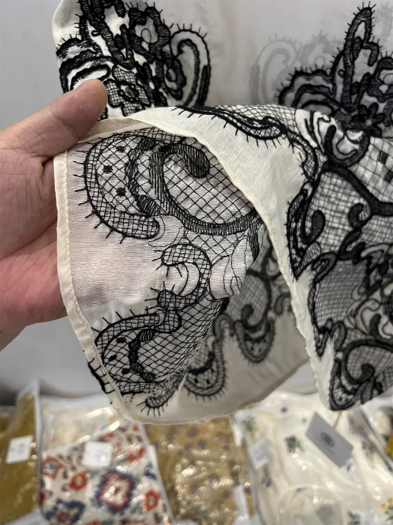 European 2025 Summer New Round Neck Lace Edge Heavy Industry Embroidery Fashion Sleeveless Pullover Shirt Top For Women