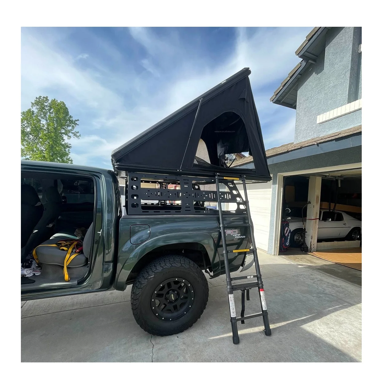 Outdoor Camping Aluminium Shell And Base SUV Mini Car RoofTop Tents 3-4 Person Hard Cover Triangle Roof Top Tent For Sale