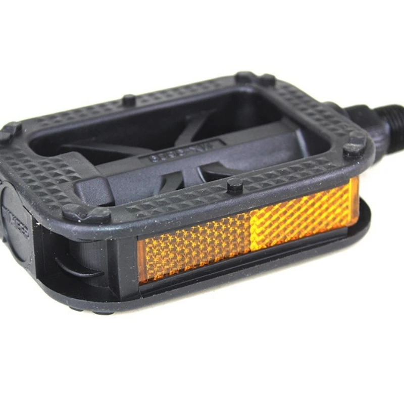 Breite Mountainbike-Fußpedale mit rutschfester Oberfläche, aus Nylonfaser, mit Reflektoren für nächtliches Fahren. – Detail 1
