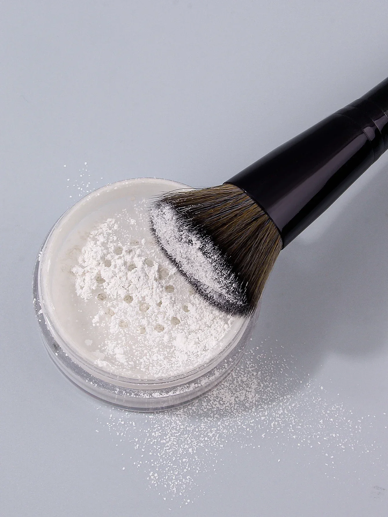 Cabeça de escova de cabeça plana de formato irregular, pó de blush de contorno macio, ferramenta de pincel de maquiagem facial portátil multiuso 2 peças