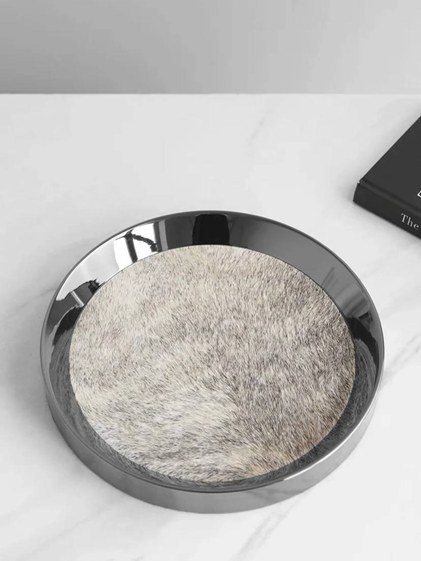 

Modern light luxury desktop round tray horse hair storage tray Nordic mirror creative stainless steel decoration