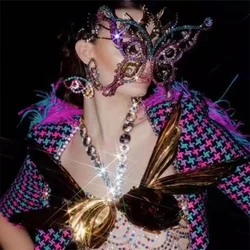 Stunning Rhinestone Butterfly Mask for Face Women Gifrls Luxury Head Fashionable Quality Halloween Carnival Masks Cosplay Gift