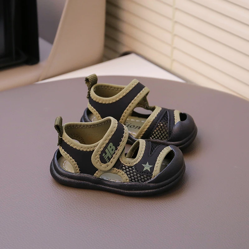 

Лето 2023, брендовые сандалии для мальчиков, новая детская прогулочная обувь, повседневные сандалии для девочек, пляжная обувь с защитой от столкновений, универсальная детская обувь
