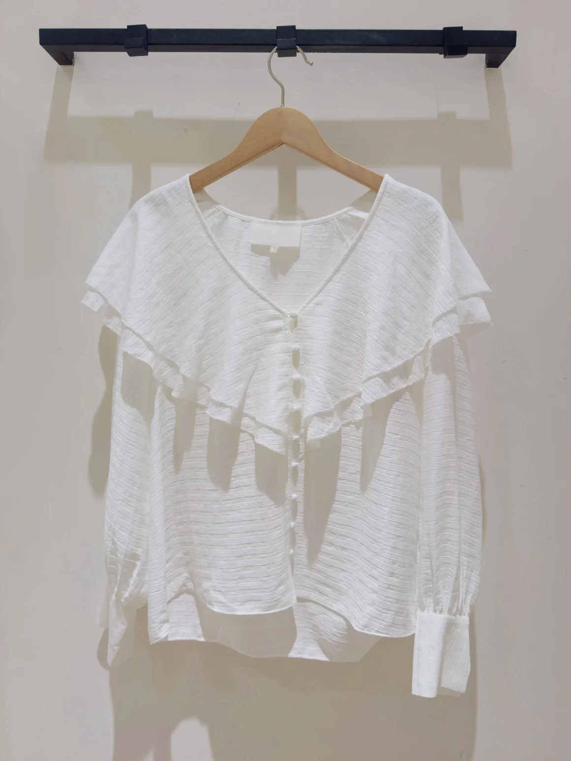 

Slimming Effect BA2025 Early Autumn New Vintage Ruffle Hem V-neck Loose Shirt Top Women's Fashion Commute Style Long Sleeve