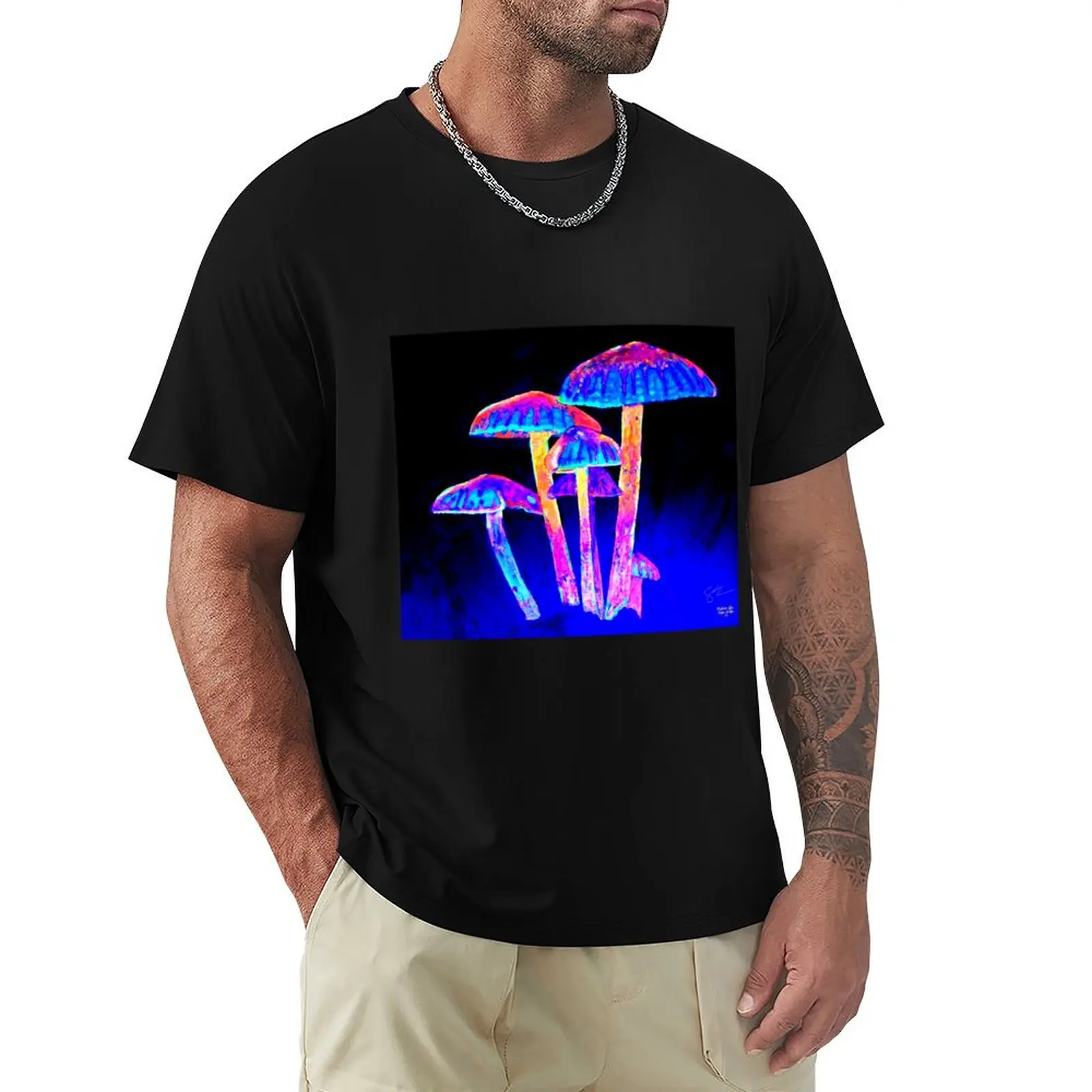 

Mushroom Glow T-Shirt vintage korean fashion summer 2025 Personalized t-shirt mens big and tall t shirts