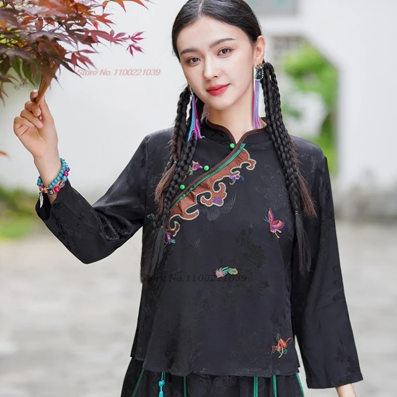 2025, verbesserte chinesische Bluse mit Stehkragen, nationale Blumenstickerei, Satin-Jacquard-Bluse, traditionelle Hanfu-Tops, Qipao-Bluse