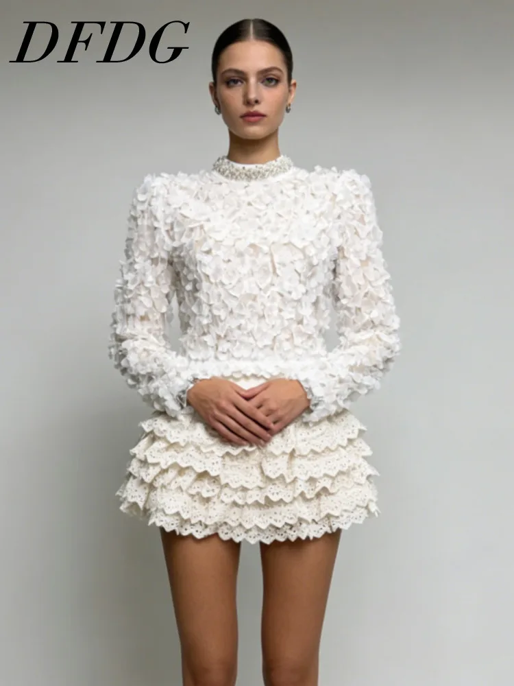 

Женский комплект DFDG: Весенне-летний костюм с 3D-цветами, воротником-стойкой, многоярусной мини-юбкой и вязаными элементами для выпускного вечера и вечеринок, модный женственный комплект 2026 года