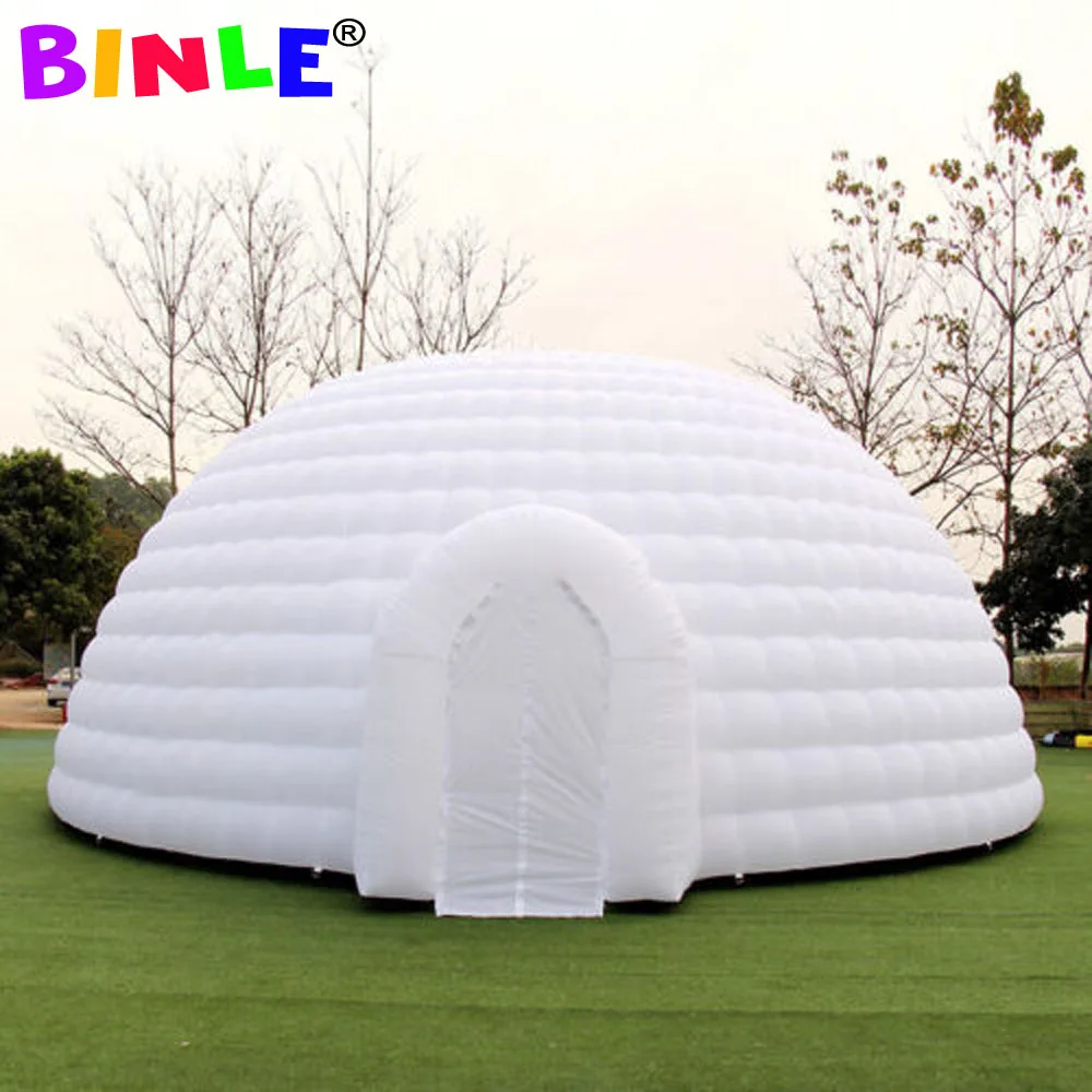 10m 80 persone che colpiscono la tenda gonfiabile all'aperto della cupola di Oxford con le strisce principali discoteca Igloo Party Wedding House Air Marquee per l'evento