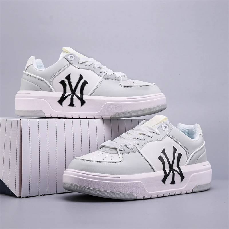 

Comfortable and breathable sports shoes with mesh surface, versatile and casual in style, simple design new model running shoes.