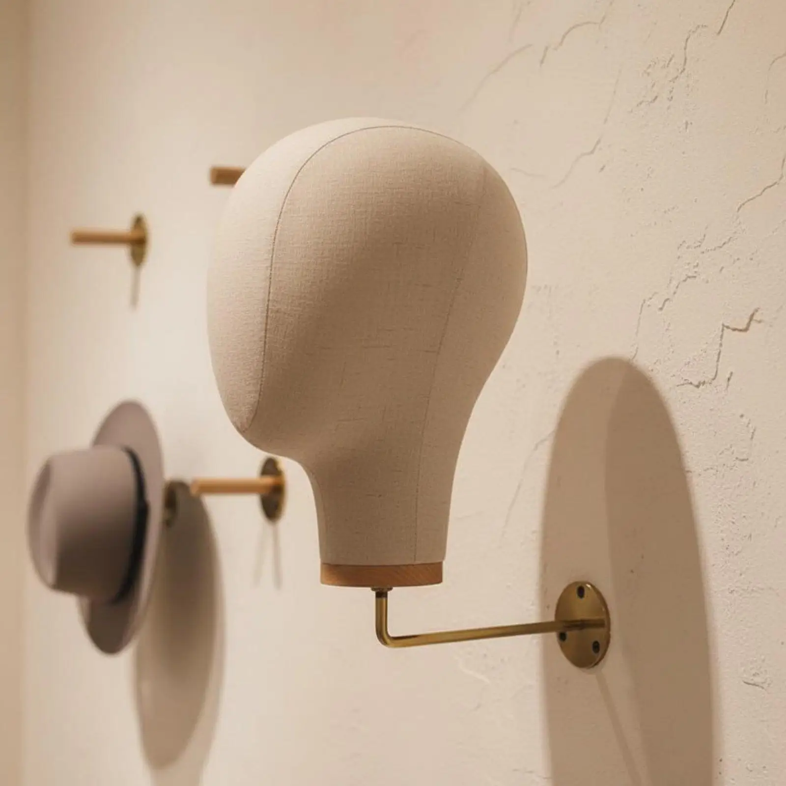 Linen Head Display Shelf Space Saving Mannequin Head Wall Mount for Hats Wigs and Accessories