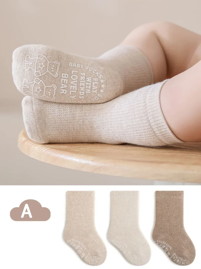 Herbst 3 Paar Babysocken 0-5T Jungen Mädchen Socken Klasse A Baumwolle rutschfeste antibakterielle nahtlose Bodensocken für Neugeborene