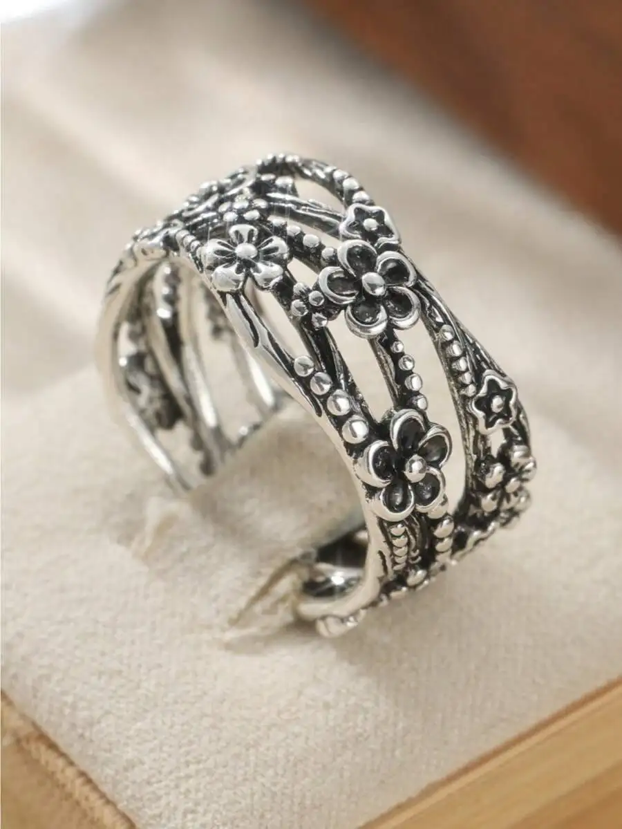 

Vintage Bohemian Carved Floral Branch Leaf Twisted Pattern Fashion Ring For Women