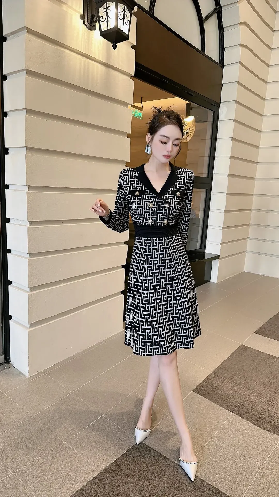 Y2k High End Suit Collar Knitted Dress Exudes a Slimming Temperament, with a Design Inspired Short Skirt for Autumn and Winter