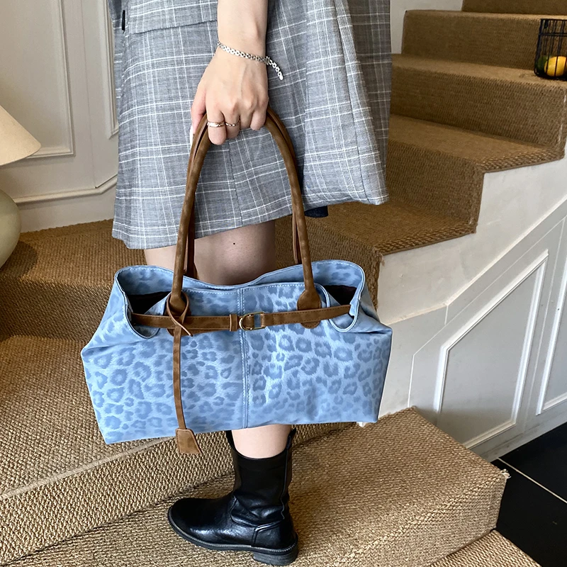 Large-capacity Leopard Pattern Tote Bag for Women 2026 Luxury Designer Trend PU Leather Shoulder Bag Short Handle Handbag Purses