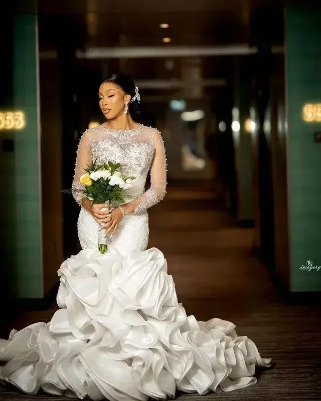 فساتين زفاف حورية البحر لؤلؤ مخصصة 2022 الوهم كم طويل شفاف رقبة دائرية الكشكشة موجة ذيل الكاتدرائية الدانتيل الأفريقي Br