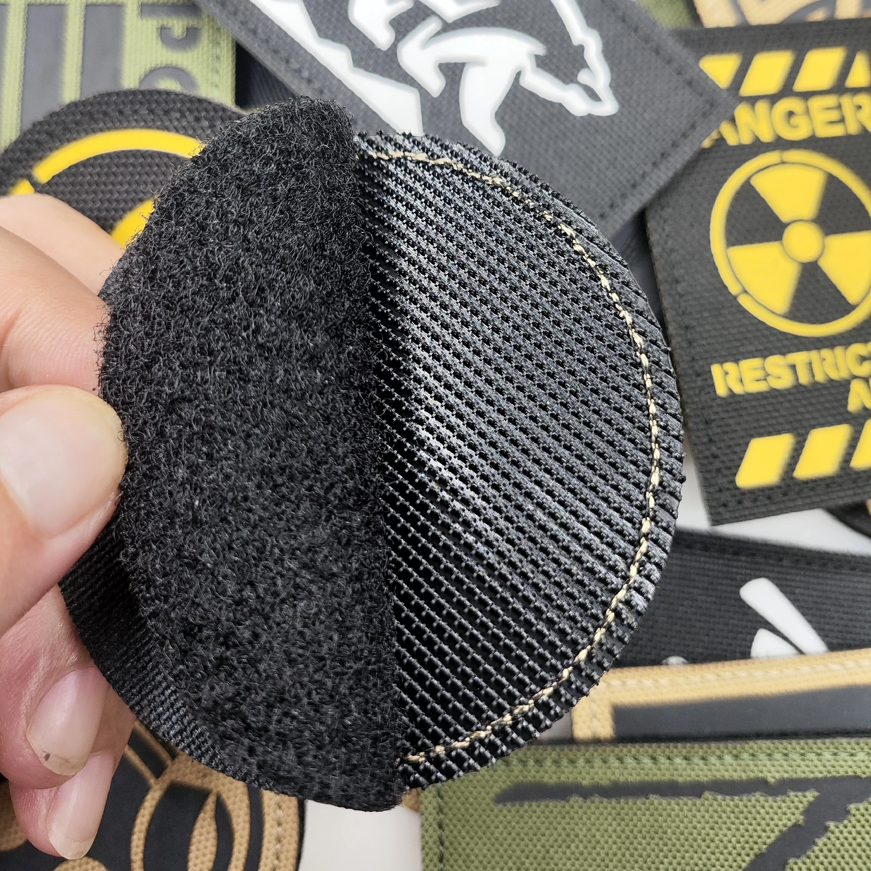Parche de ropa táctica con bordado de gestos, etiqueta de PELIGRO BIOLÓGICO ruso, ancestro, hueso de la mano, gancho y bucle, 666