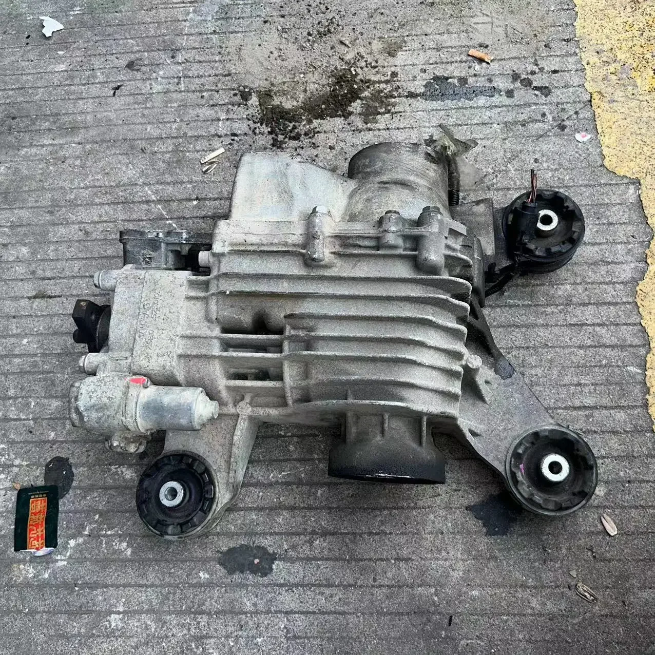 Used Original Factory Parts for the Rear Differential for Tiguan Vehicle Engine air Conditioning Pump Headlights  Original Used