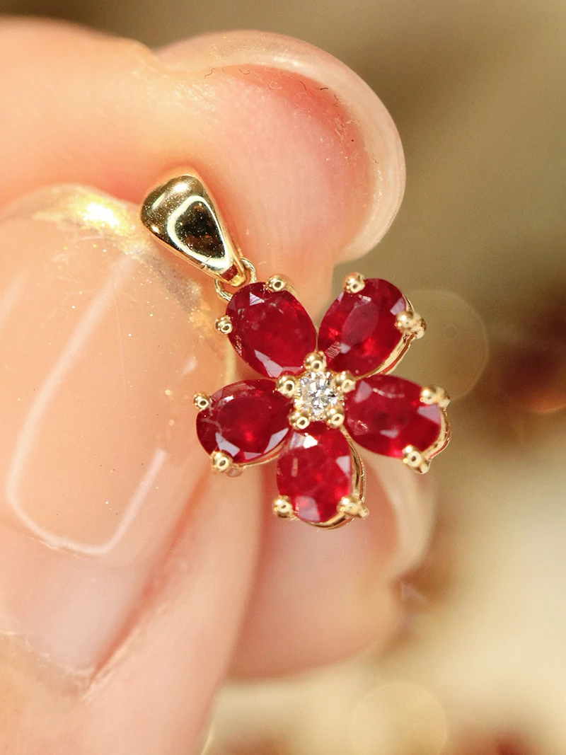 KUGG 100% 18K Yellow Gold Necklace Romantic Flower Shape Pendant Shiny Diamond Natural Ruby Necklace for Women Birthday Gift view 2