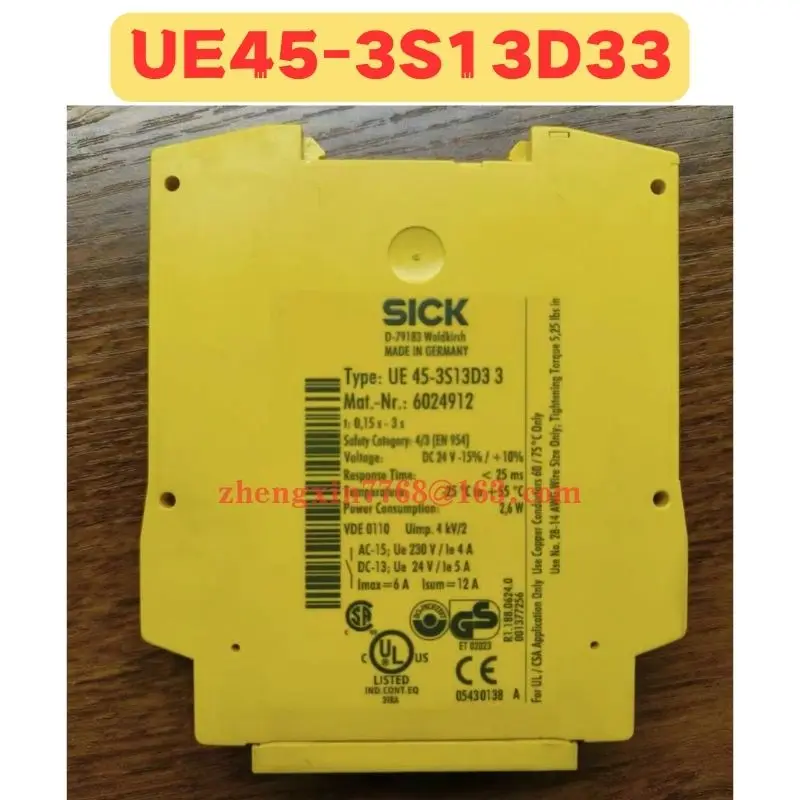 

Used Safety Relay UE45-3S13D33 UE45 3S13D33 6024912 Normal Function Tested OK