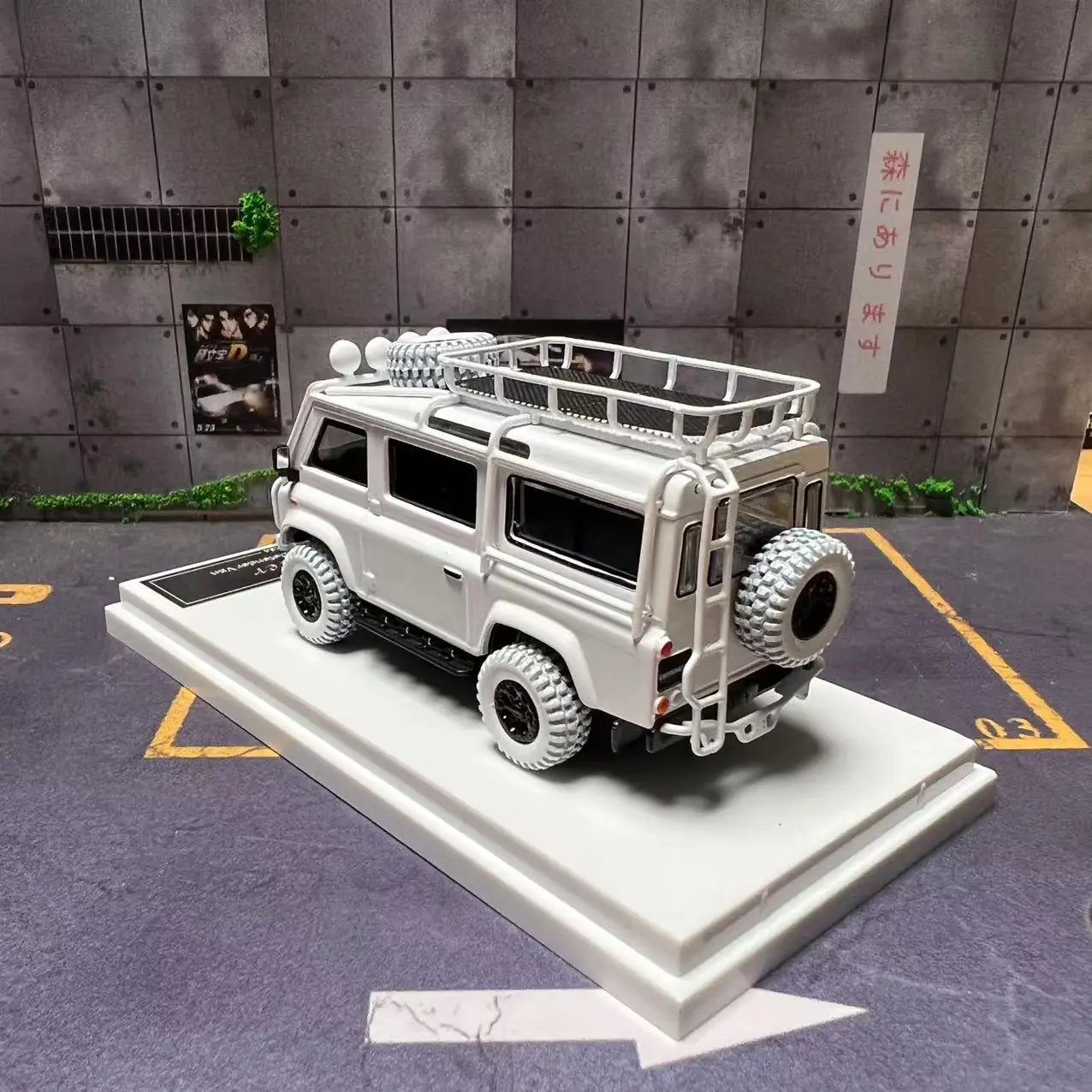 Master 1/64 Defender VAN Model Car