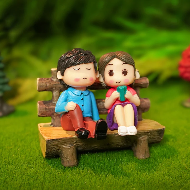 Cartoon Mini Lovers Couples Figurines Chair Micro Landscape Garden Bonsai Ornament Auto Interior Dashboard Accessories